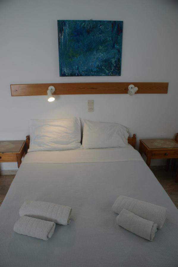 Hotel Eleftheria Parikia  Bagian luar foto