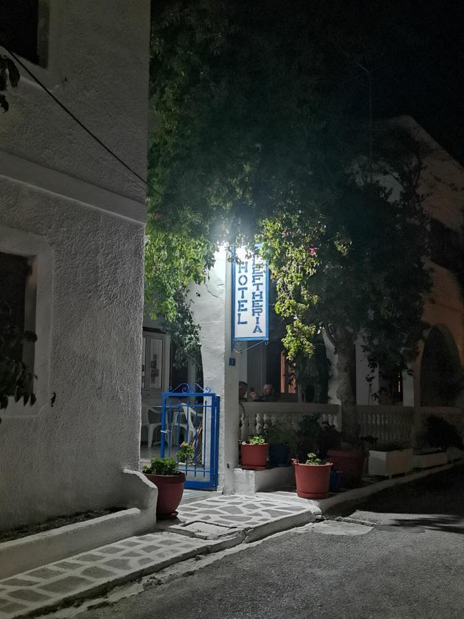 Hotel Eleftheria Parikia  Bagian luar foto