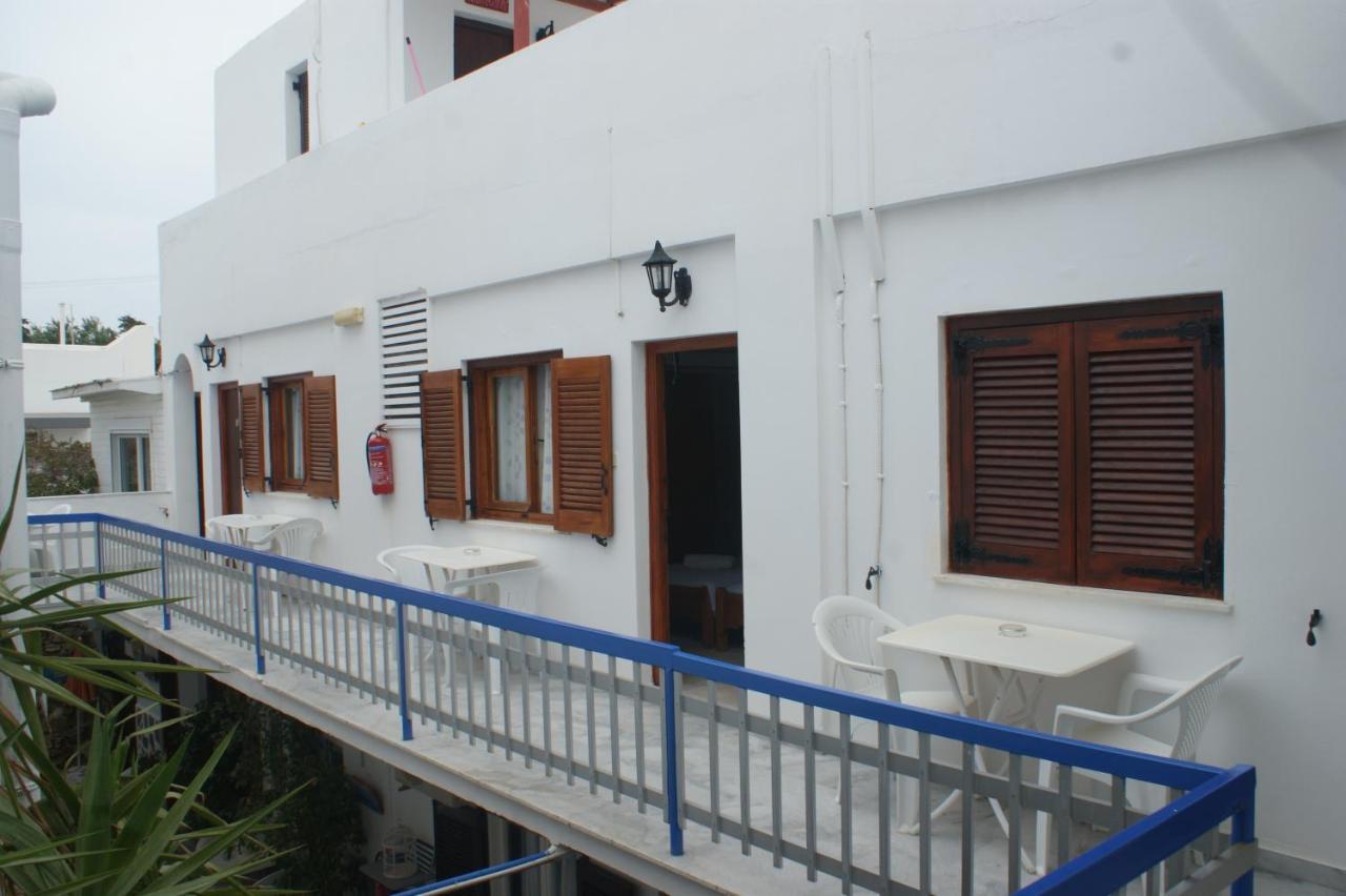 Hotel Eleftheria Parikia  Bagian luar foto