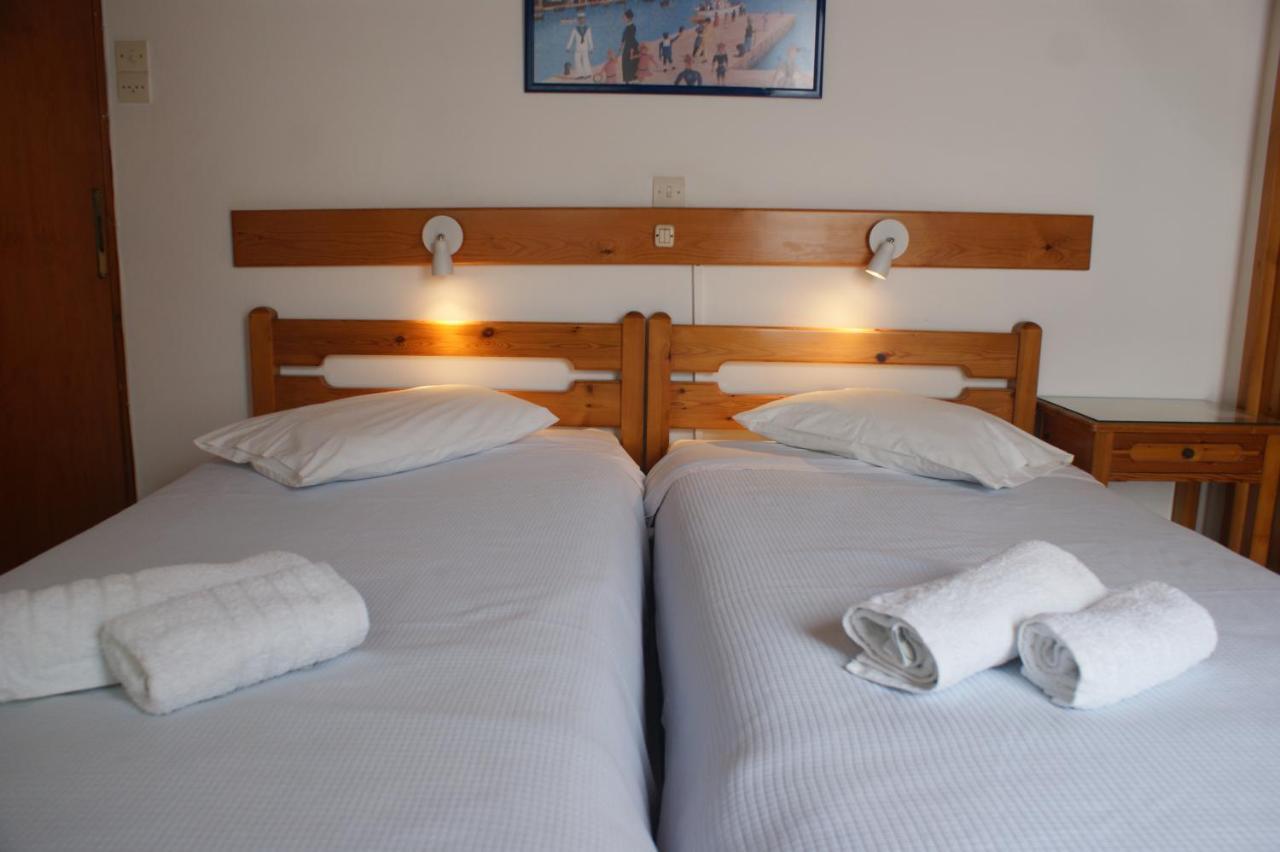 Hotel Eleftheria Parikia  Bagian luar foto