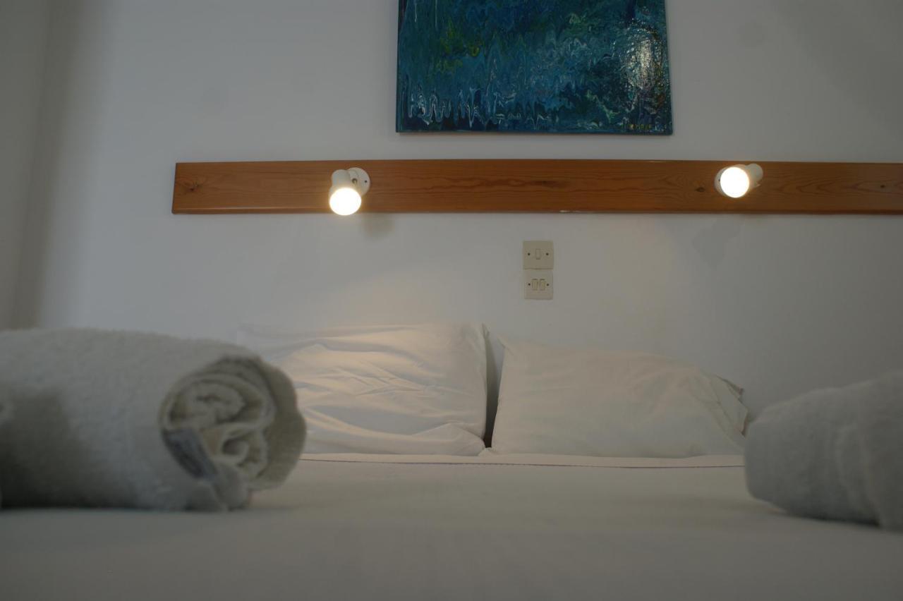 Hotel Eleftheria Parikia  Bagian luar foto