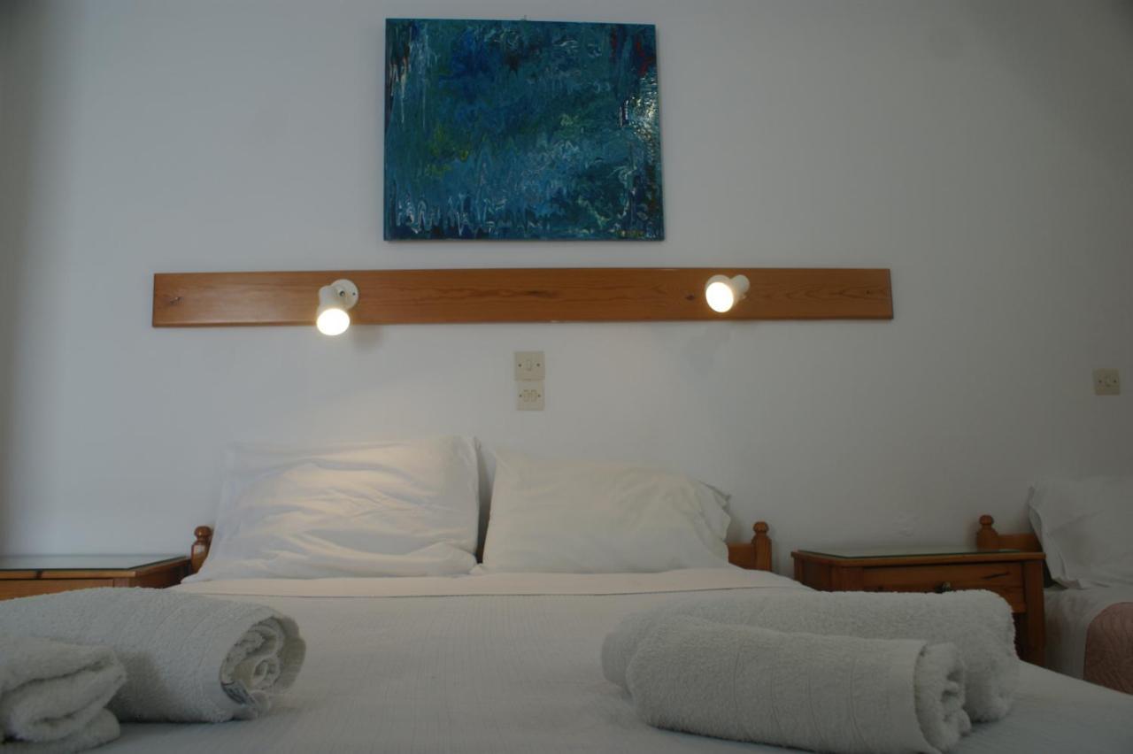 Hotel Eleftheria Parikia  Bagian luar foto
