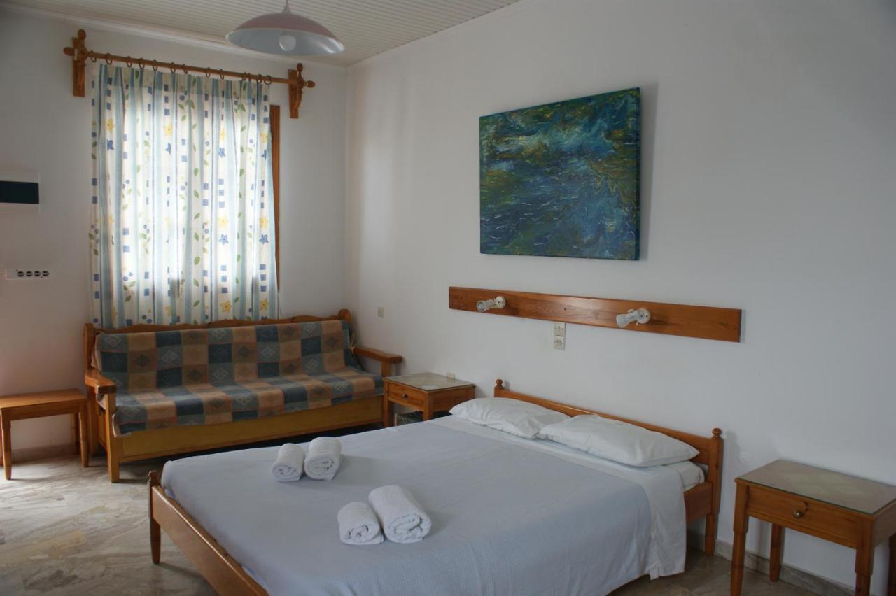 Hotel Eleftheria Parikia  Bagian luar foto