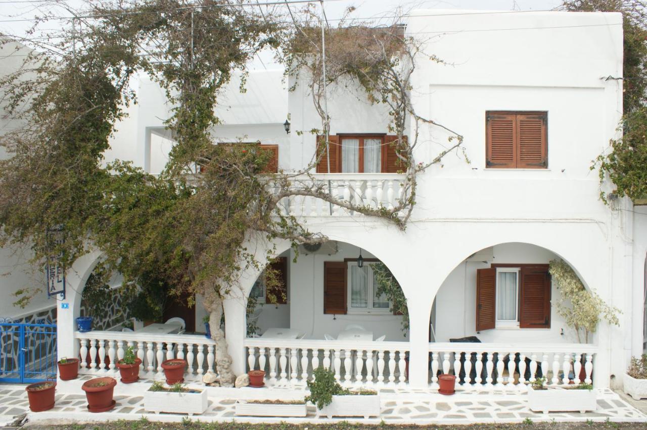 Hotel Eleftheria Parikia  Bagian luar foto