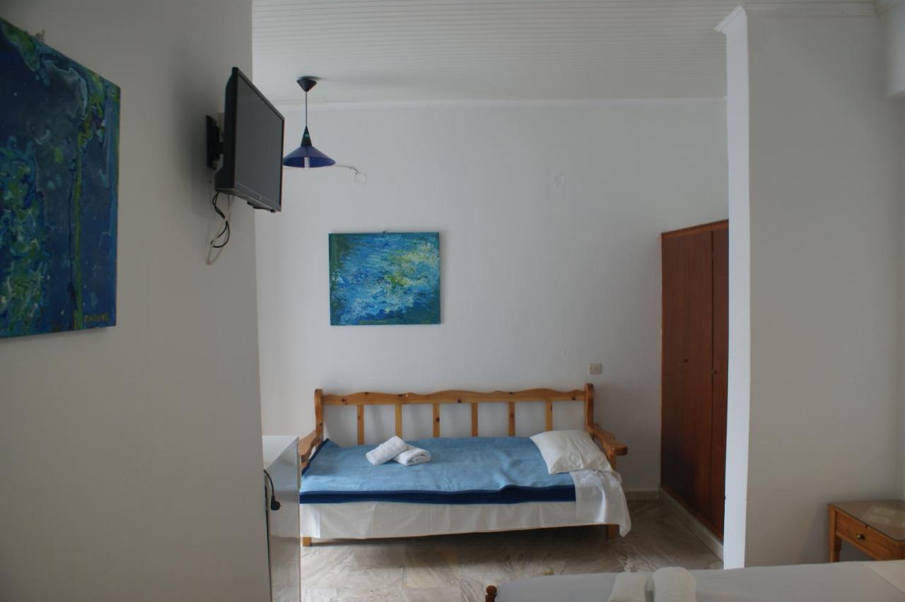 Hotel Eleftheria Parikia  Bagian luar foto