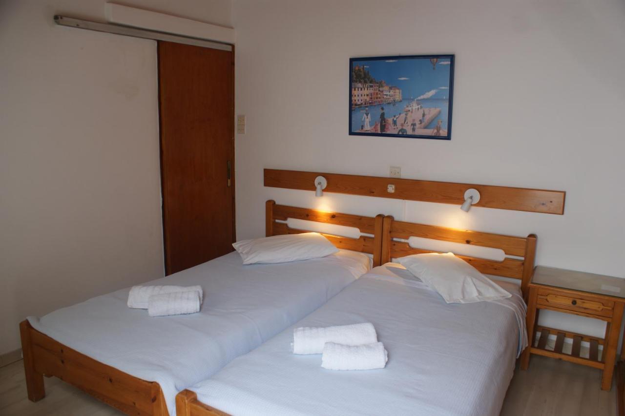 Hotel Eleftheria Parikia  Bagian luar foto