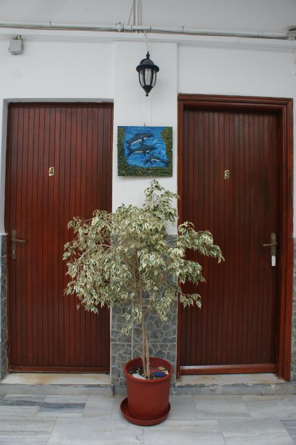Hotel Eleftheria Parikia  Bagian luar foto