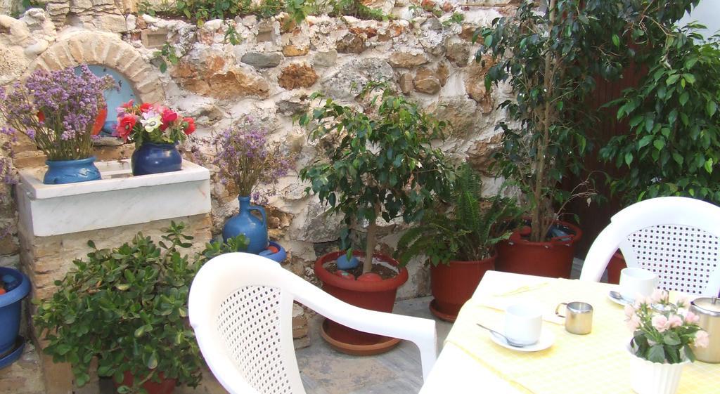 Hotel Eleftheria Parikia  Bagian luar foto