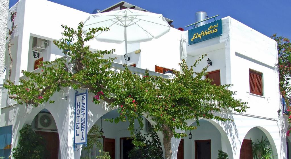 Hotel Eleftheria Parikia  Bagian luar foto