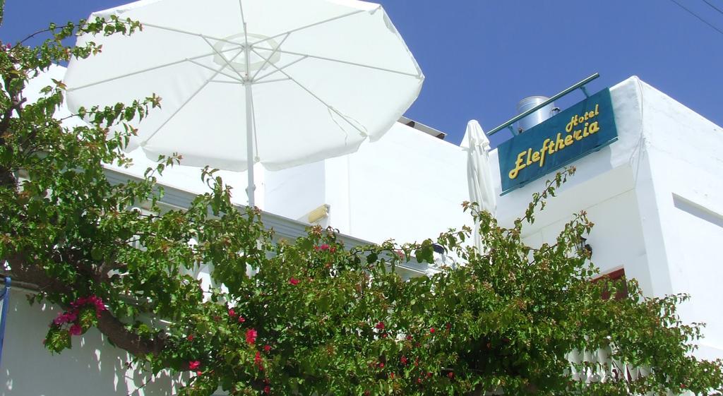 Hotel Eleftheria Parikia  Bagian luar foto