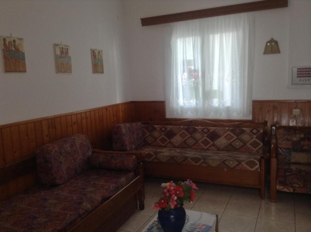 Hotel Eleftheria Parikia  Bagian luar foto