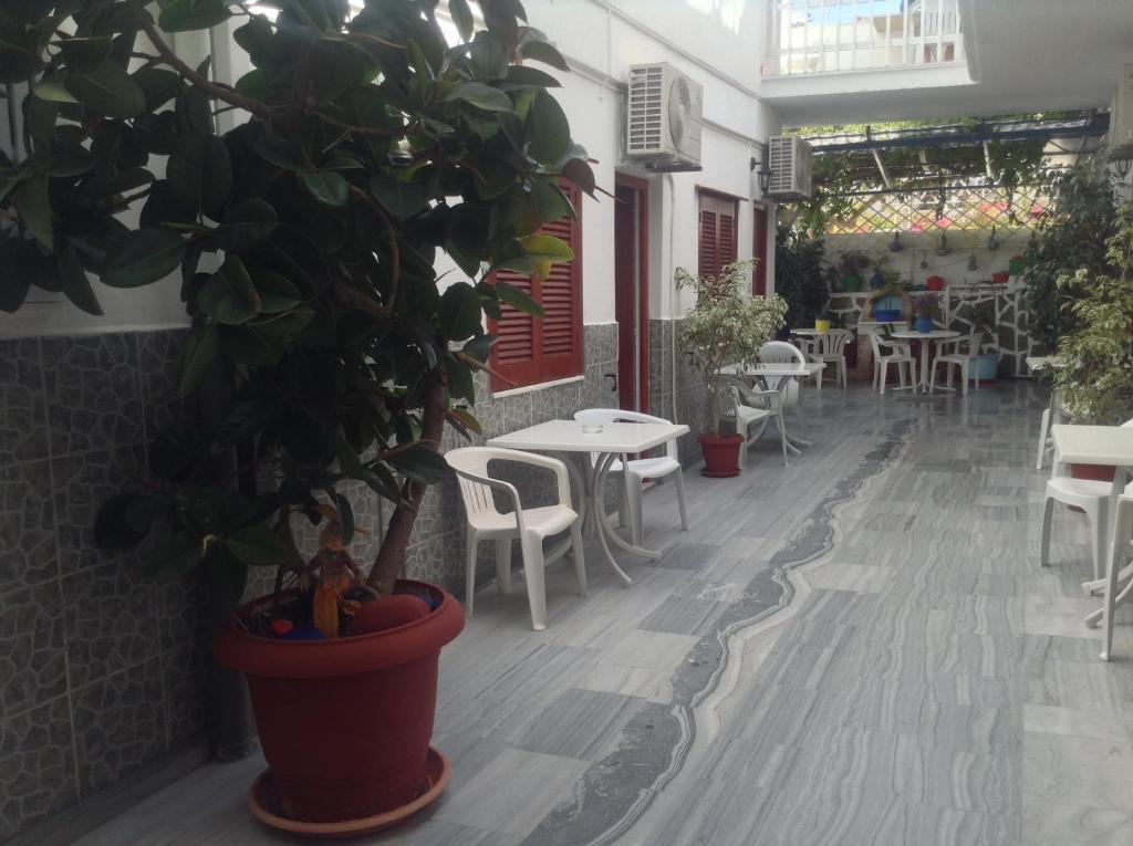 Hotel Eleftheria Parikia  Bagian luar foto