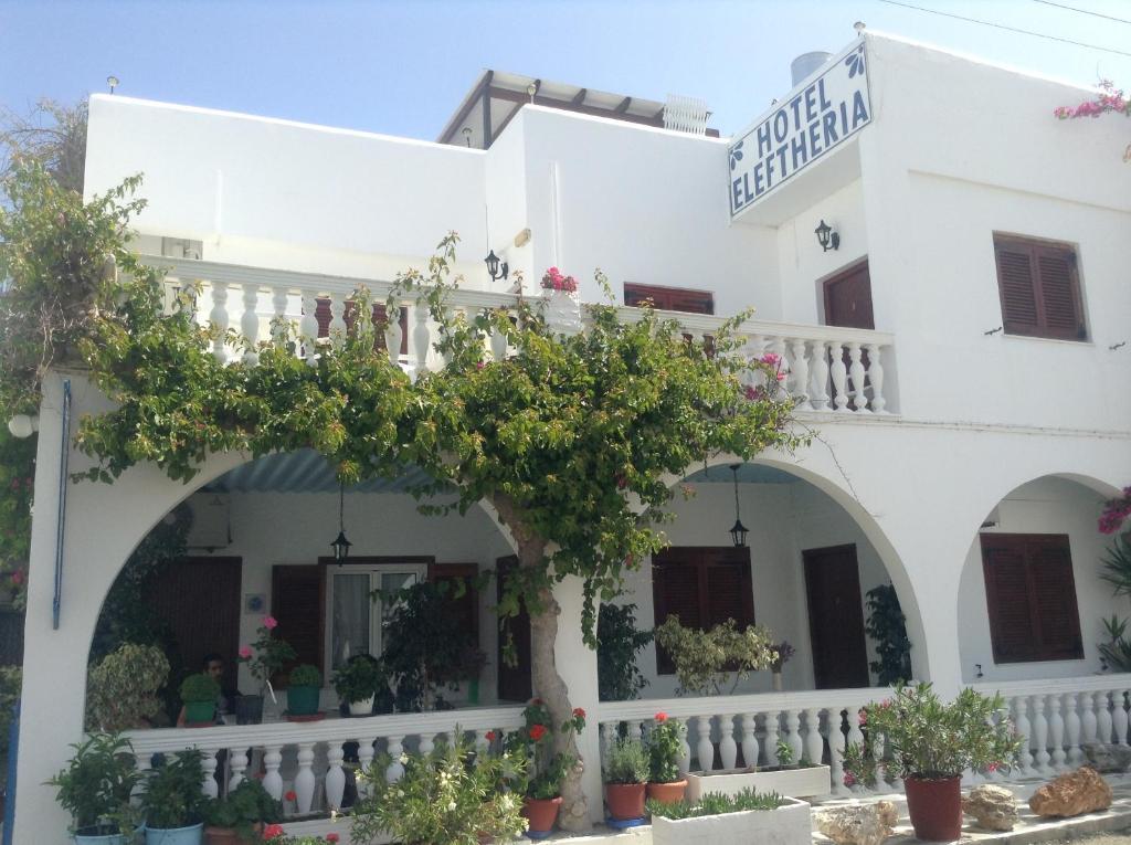 Hotel Eleftheria Parikia  Bagian luar foto